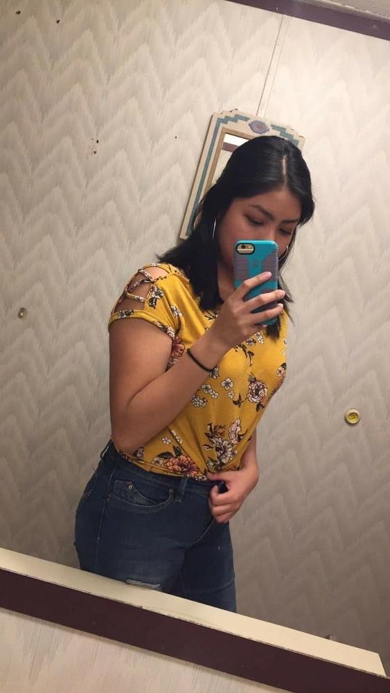 8P Gisselle Showing her 34D Tits and Tight Pussy What a Slut