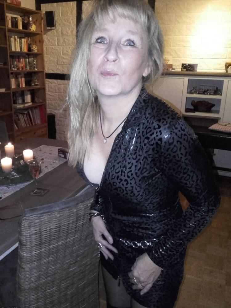 25P Sexy german dating bitches