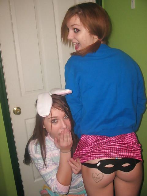 16P Cute amateur teen gets naughty!