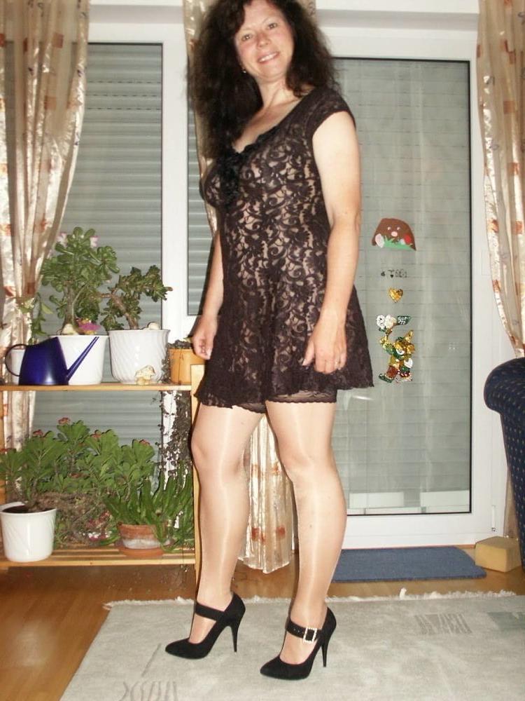 15P ReposterJohn's Slut 11