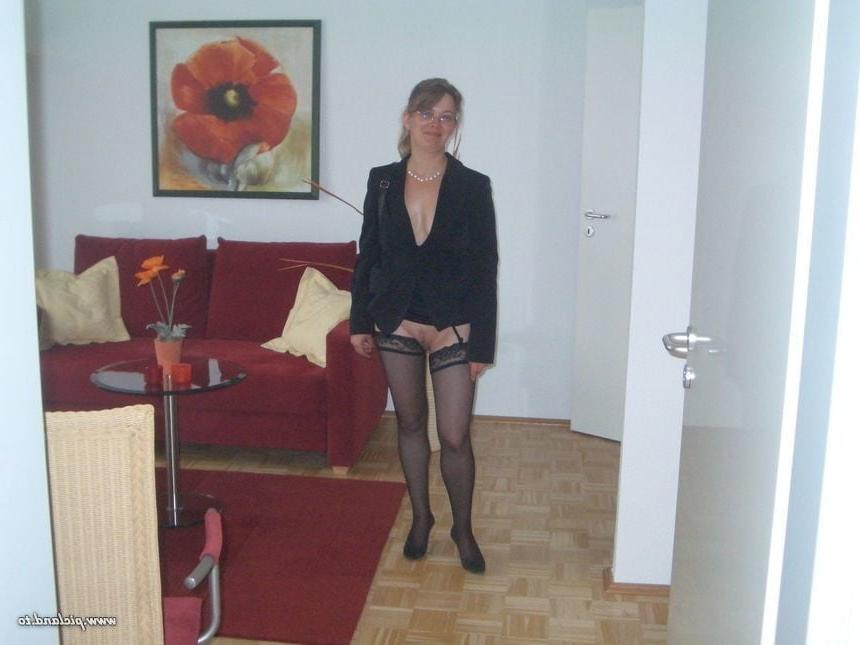 25P MATURES DRESSED LIKE SLUTS 53