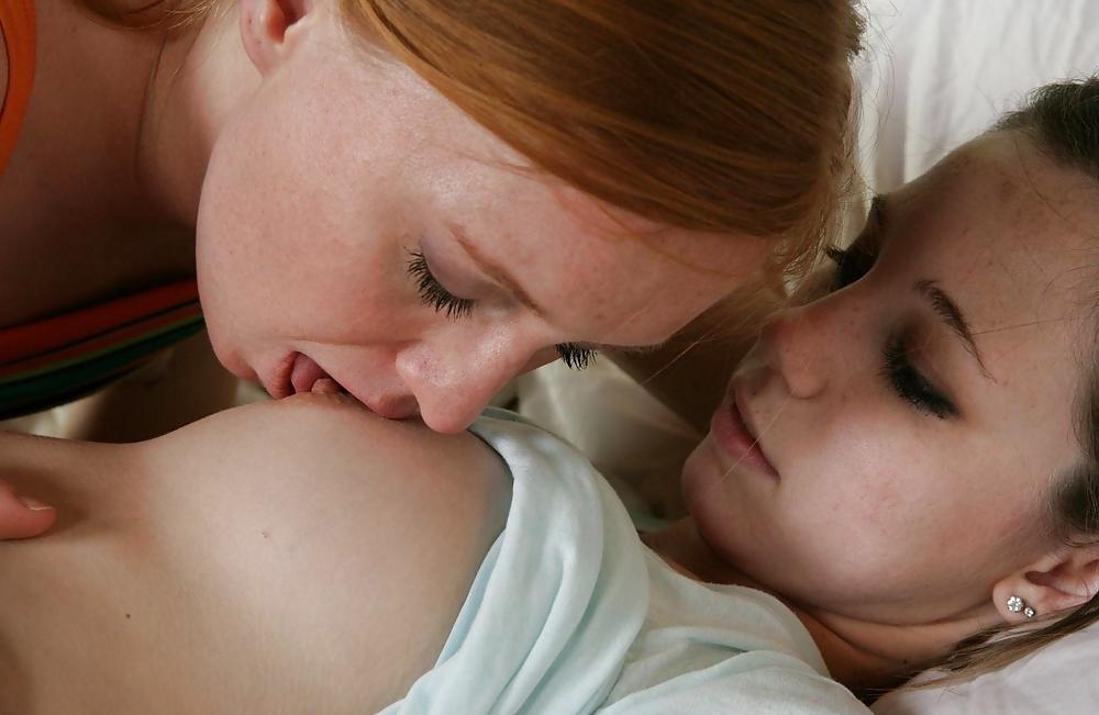 25P REDHEAD LEZ AND FRIEND PLAYING