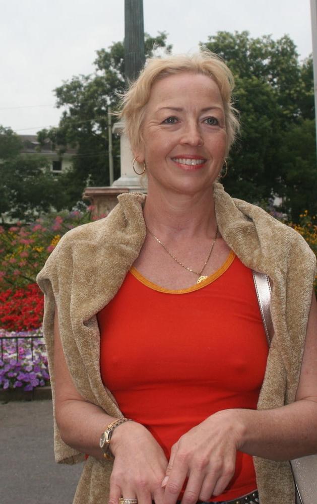 25P Mature Ladies Dressed But Sexy 103