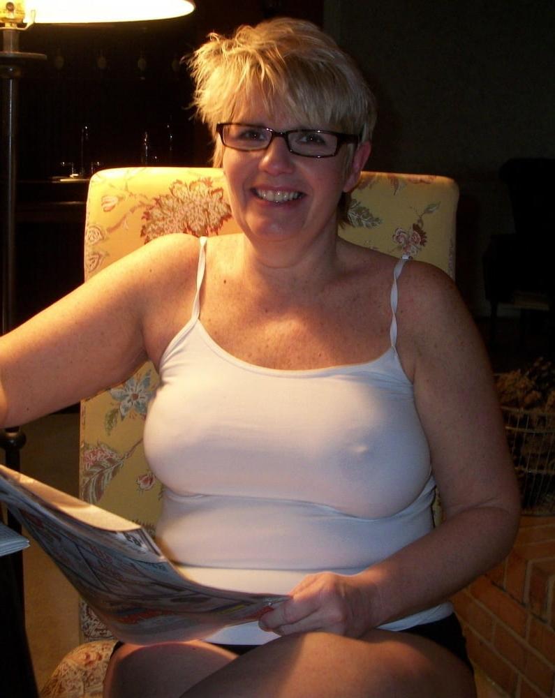 25P Mature Ladies Dressed But Sexy 103