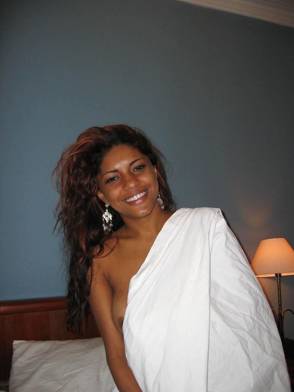 22P 2 HOT EBONY GIRLS