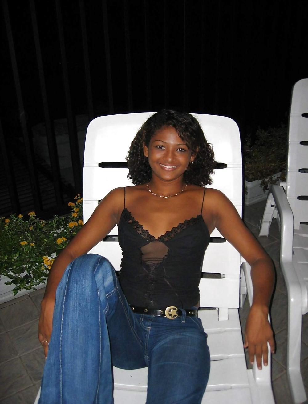 22P 2 HOT EBONY GIRLS
