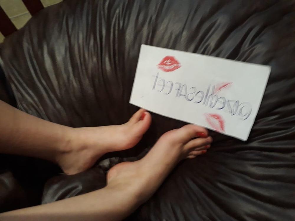 5P My feet, amateur teen