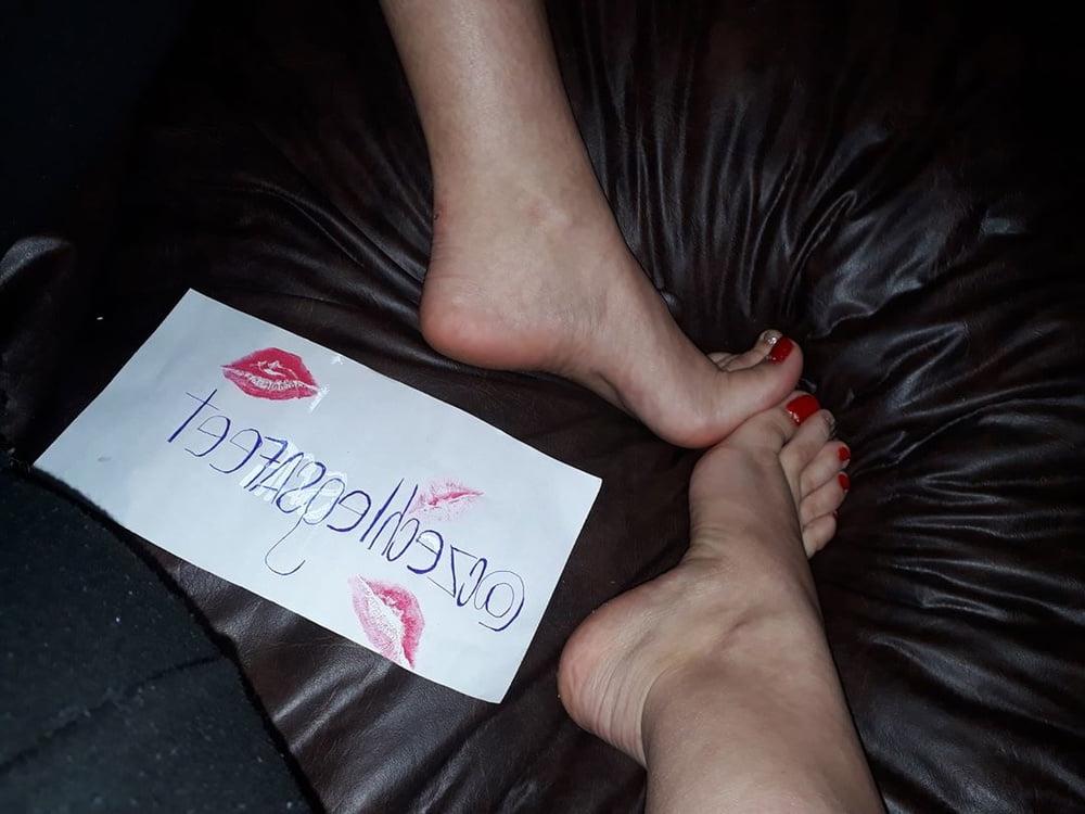 5P My feet, amateur teen