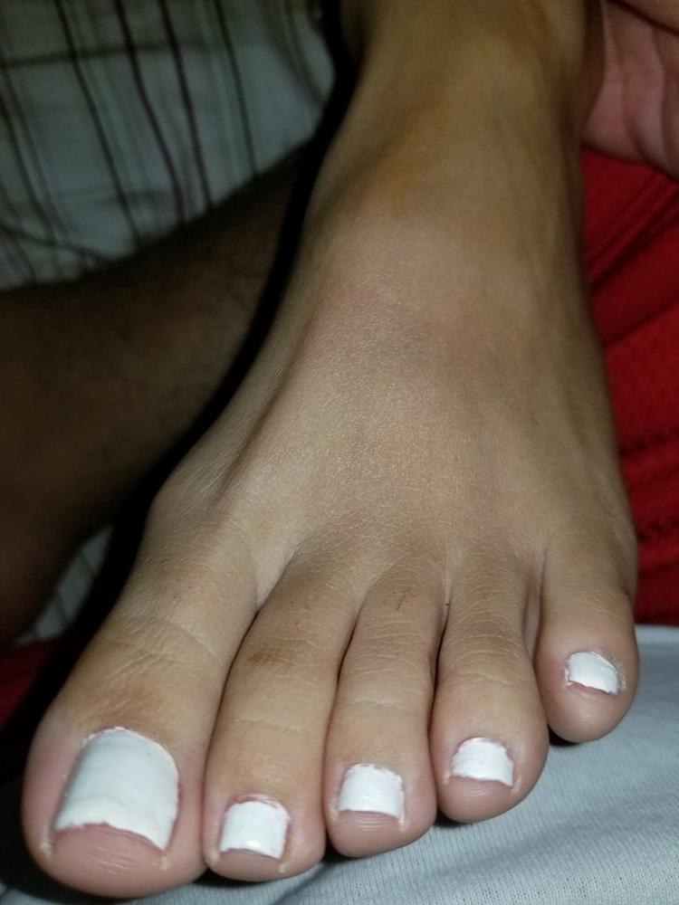 9P Amateur teen feet