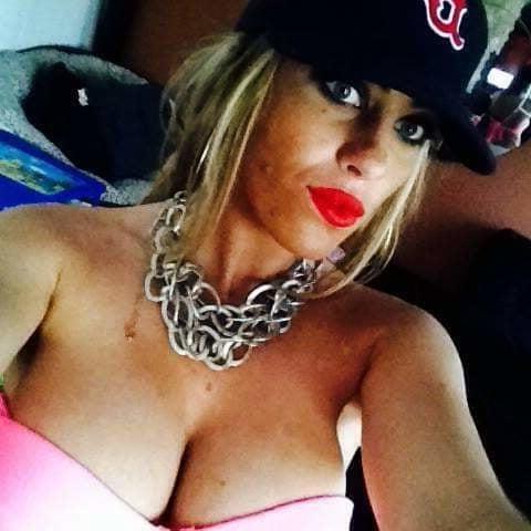 17P Local FB Slut (HungHot25)