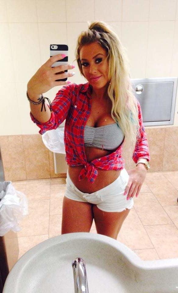 17P Local FB Slut (HungHot25)