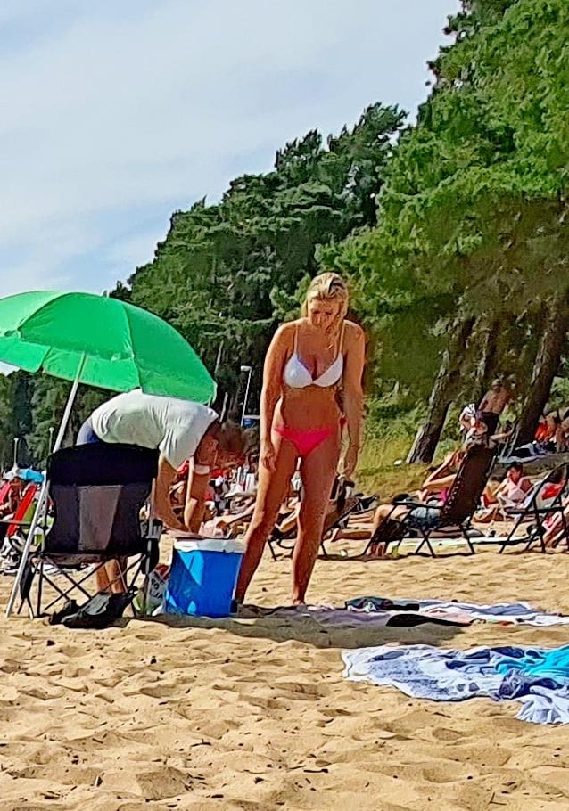 25P Swedish Beach Slut Covering Up Fail