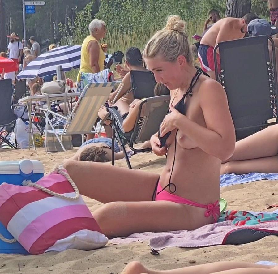 25P Swedish Beach Slut Covering Up Fail