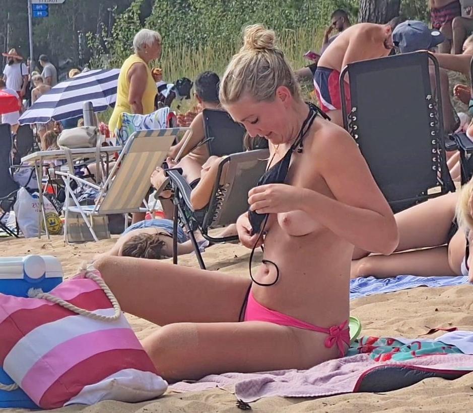 25P Swedish Beach Slut Covering Up Fail