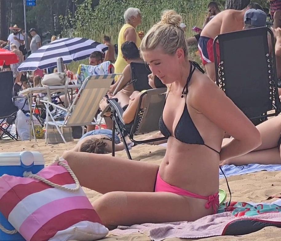 25P Swedish Beach Slut Covering Up Fail