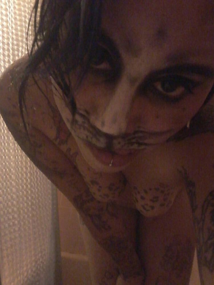 25P Tattooed slut Prima Whisler