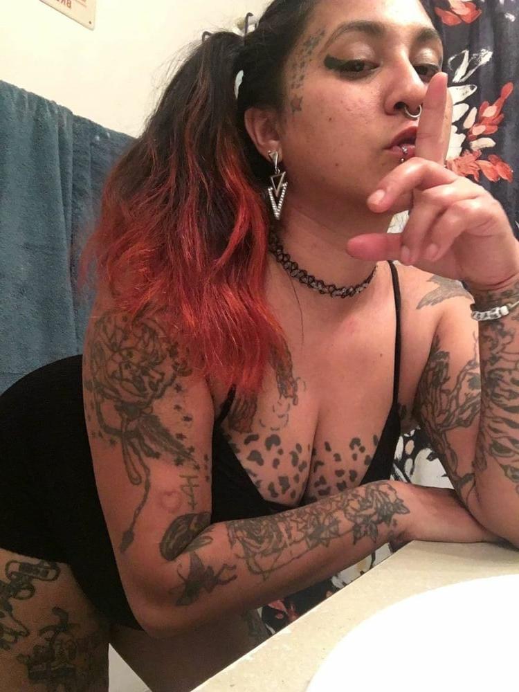 25P Tattooed slut Prima Whisler