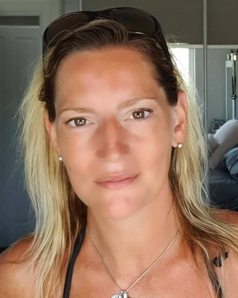 21P Lorraine, sexy UK MILF Slut