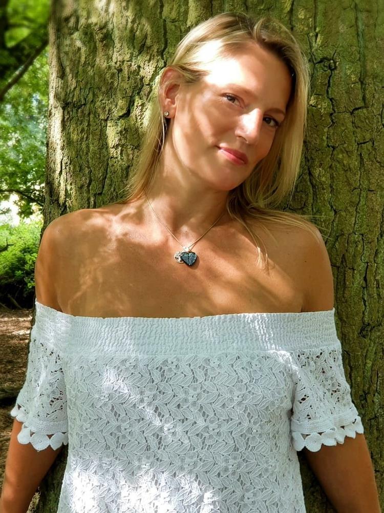 21P Lorraine, sexy UK MILF Slut