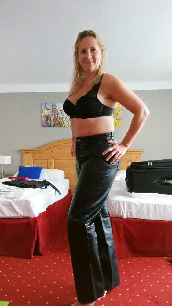 10P Expose this slut