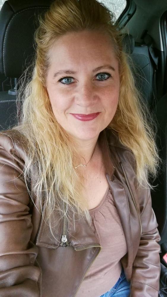 10P Expose this slut