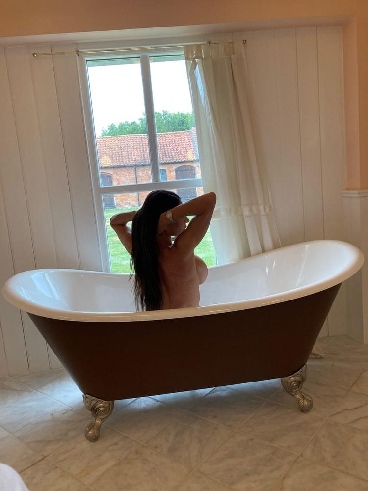 12P Sarah, sexy UK MILF Slut