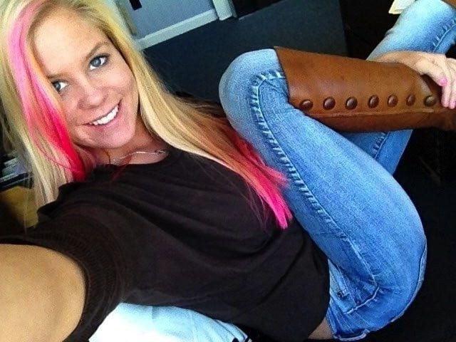 25P Exposed Slut Chloe