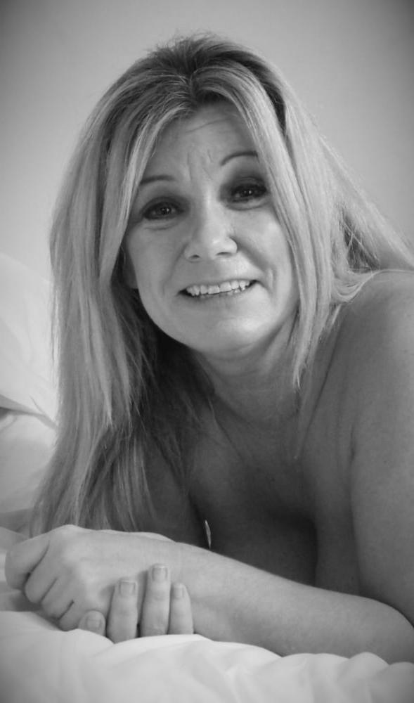 25P Elaine, sexy UK MILF Slut