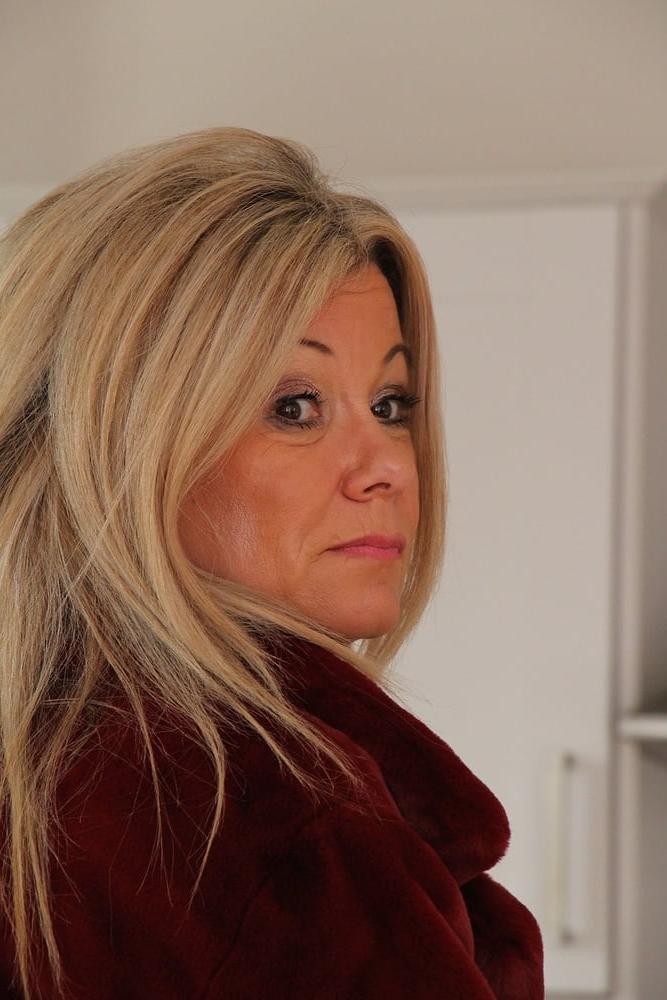 25P Elaine, sexy UK MILF Slut