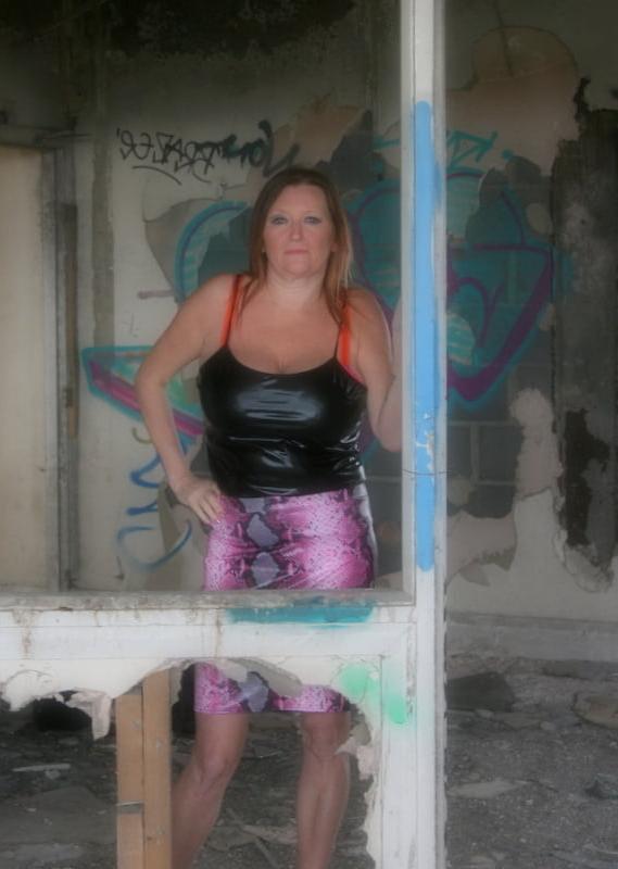 25P Debbie, sexy UK MILF Slut