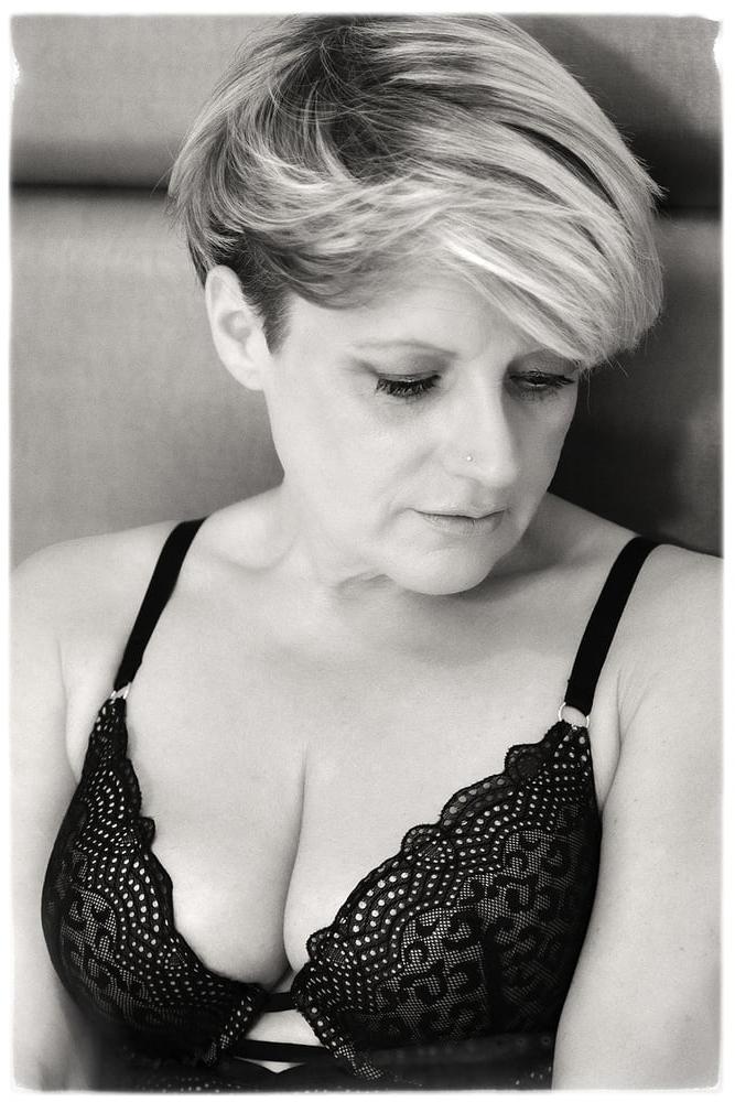 23P Ellie, sexy UK MILF Slut