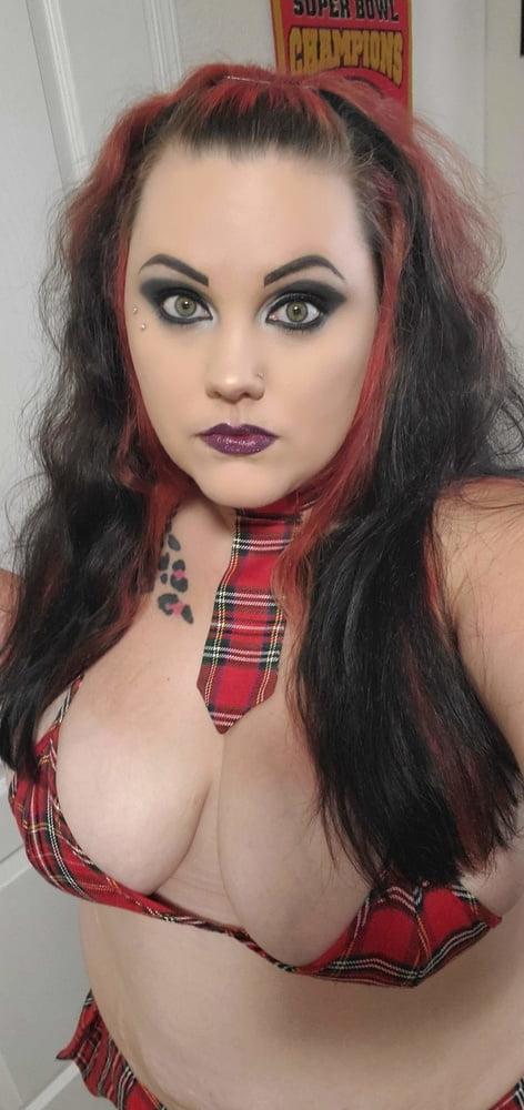 14P White trash slut 2