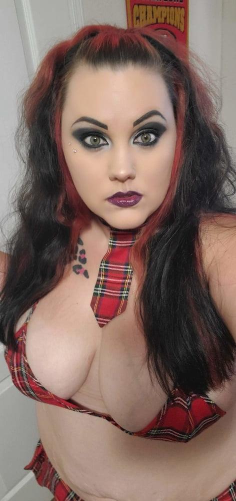14P White trash slut 2