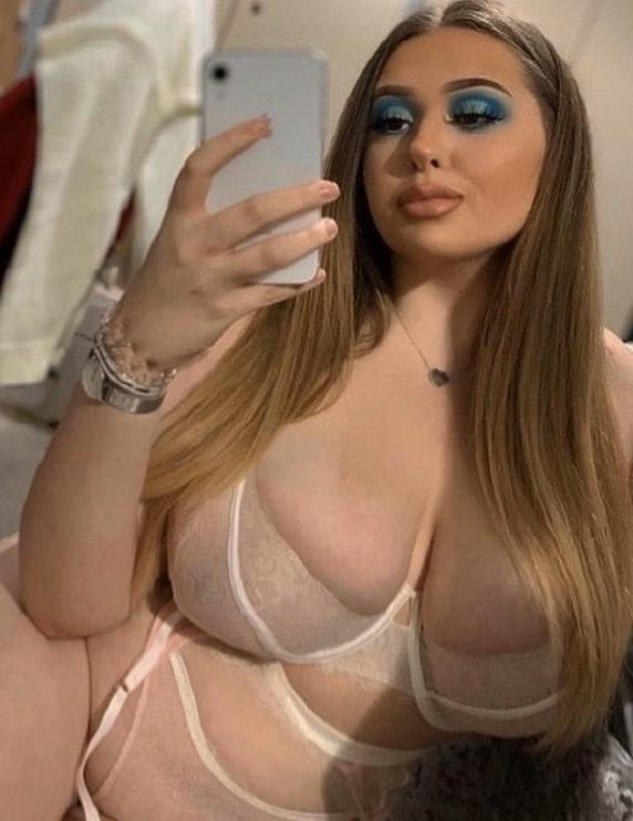 25P Big Tit Slut Geri-Anne for Exposure and Spreading