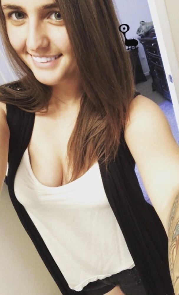 25P Nice Blue Eyes Brunette Slut Kendall