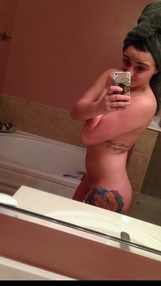 25P Nice Blue Eyes Brunette Slut Kendall