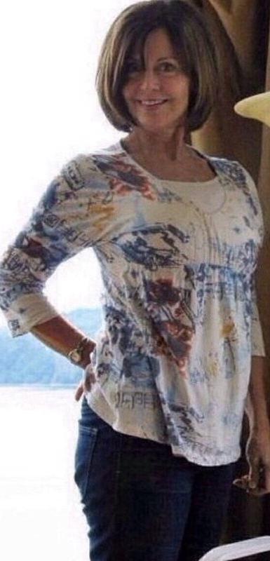 18P Big tit mature slut