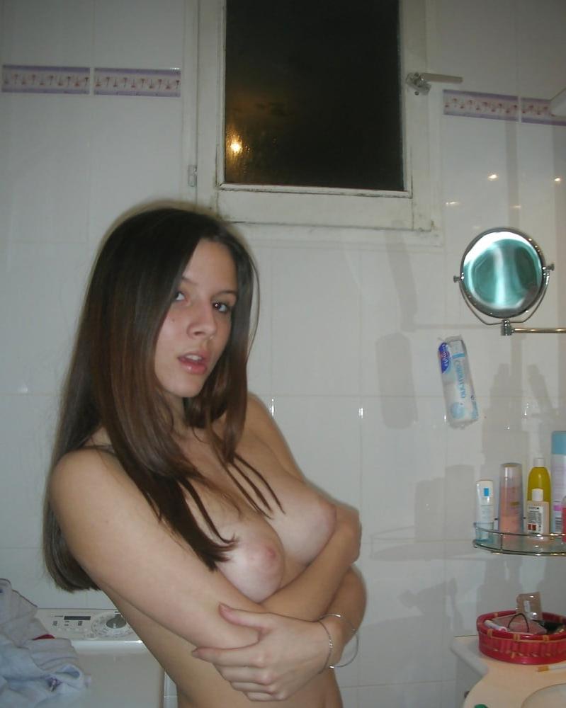 25P Exposed Slut Desmin