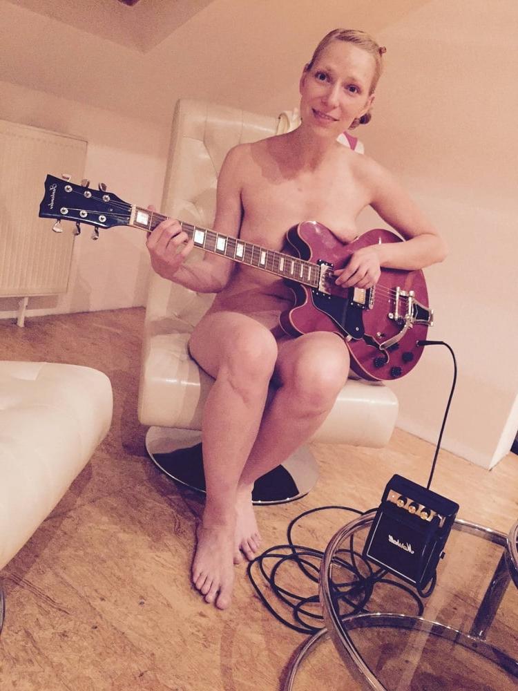 18P Sperm slut 226