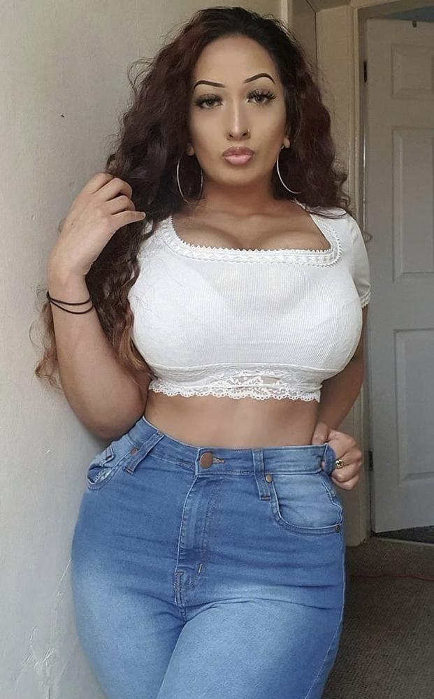 25P Aqsa ghafoor paki slut for comments