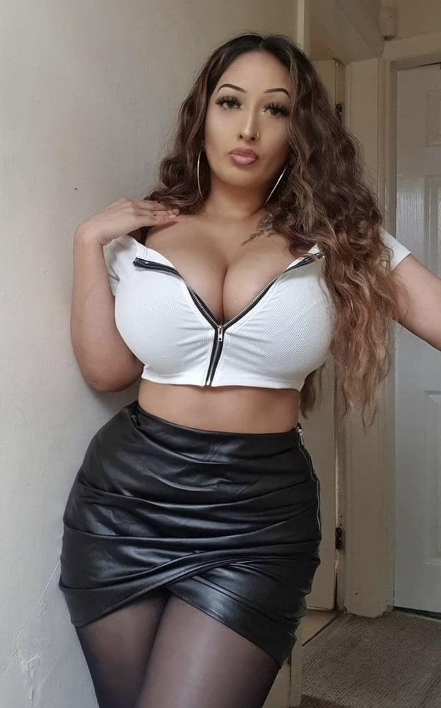 25P Aqsa ghafoor paki slut for comments