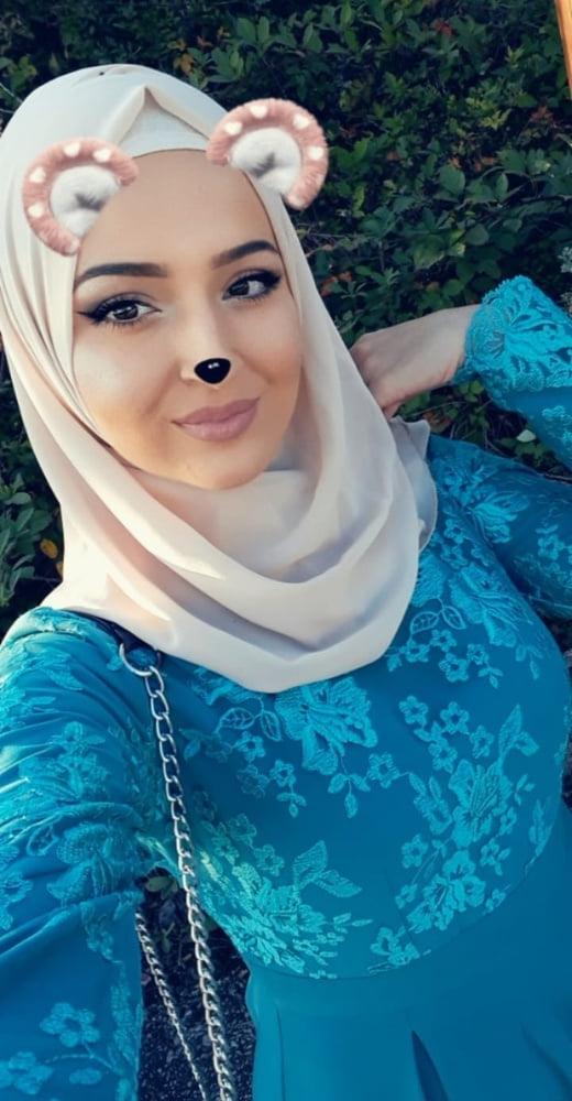 25P Bosnian Slut