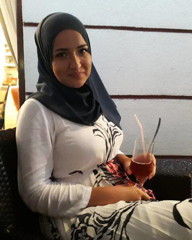 25P Bosnian Slut