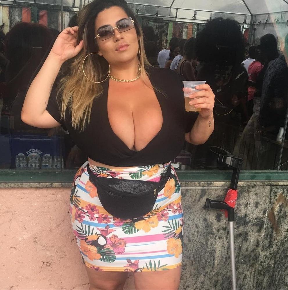 7P BUSTY BBW sex machine enjoying her SUMMER