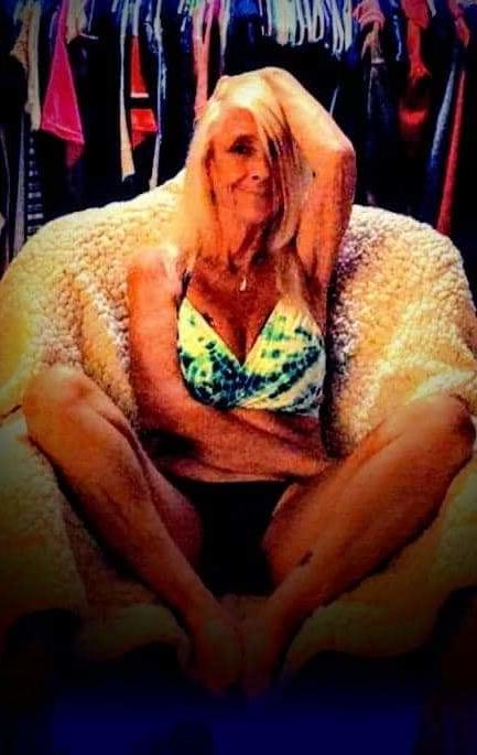 10P MILF slut porn star