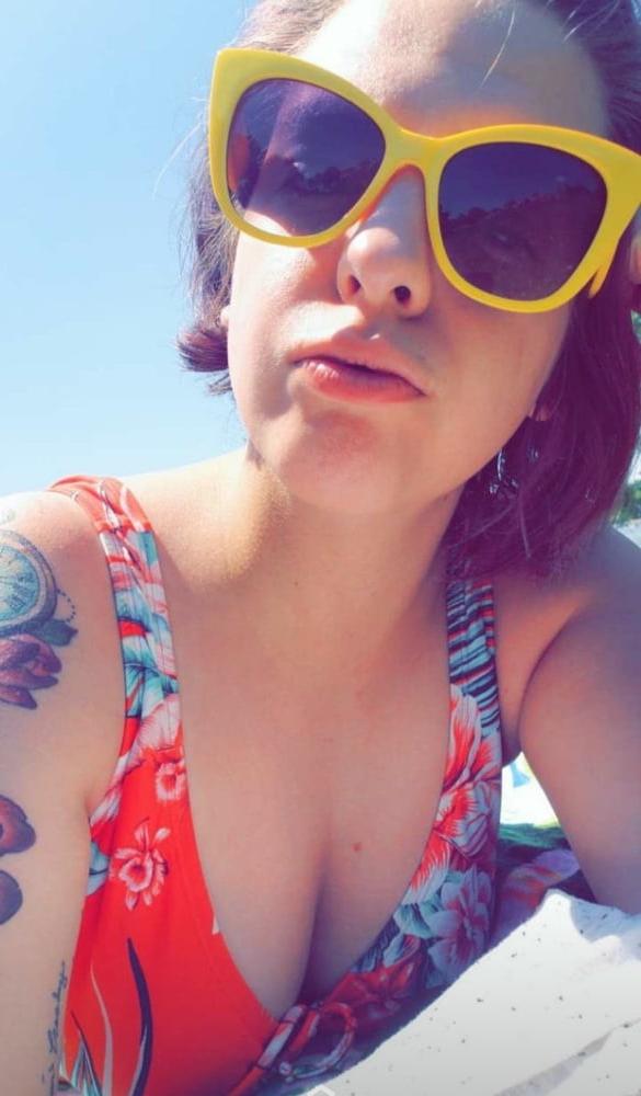 15P Paisley - Indiana slut exposed