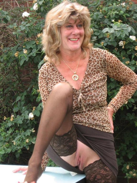 25P Mature slut from Limburg