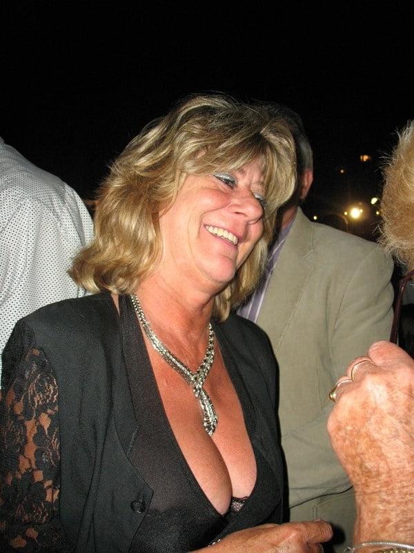 25P Mature slut from Limburg