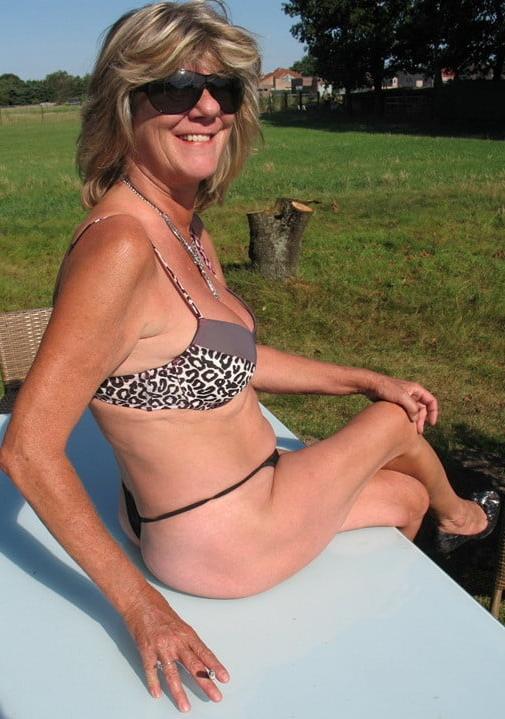 25P Mature slut from Limburg