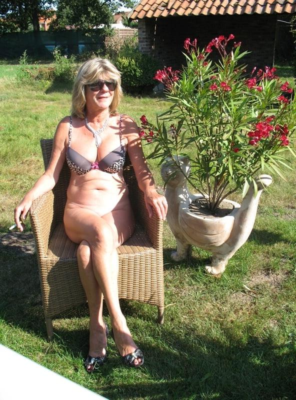 25P Mature slut from Limburg